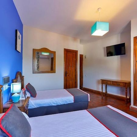Hostal Alfonso XI Гвадалупе Екстер'єр фото