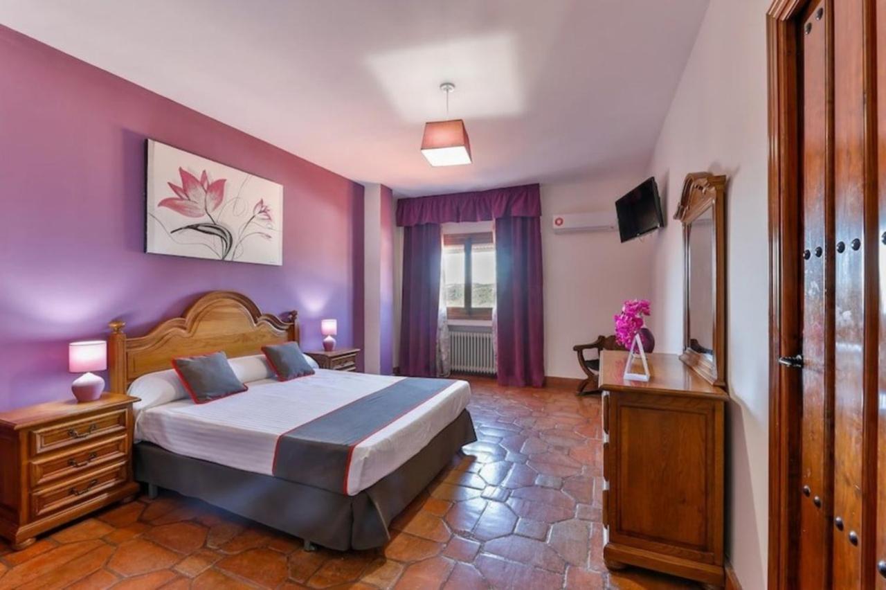 Hostal Alfonso XI Гвадалупе Екстер'єр фото
