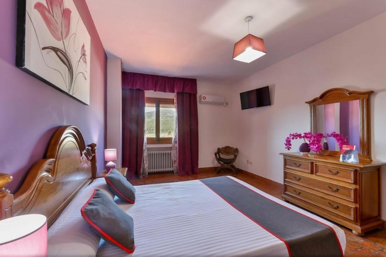 Hostal Alfonso XI Гвадалупе Екстер'єр фото