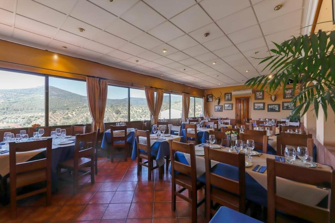 Hostal Alfonso XI Гвадалупе Екстер'єр фото